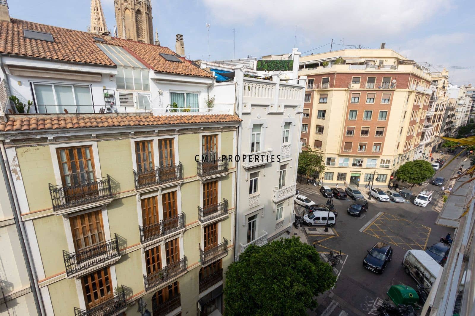 2 bedroom Flat for rent in Valencia city with garage - € 2,000 (Ref: 9807098)