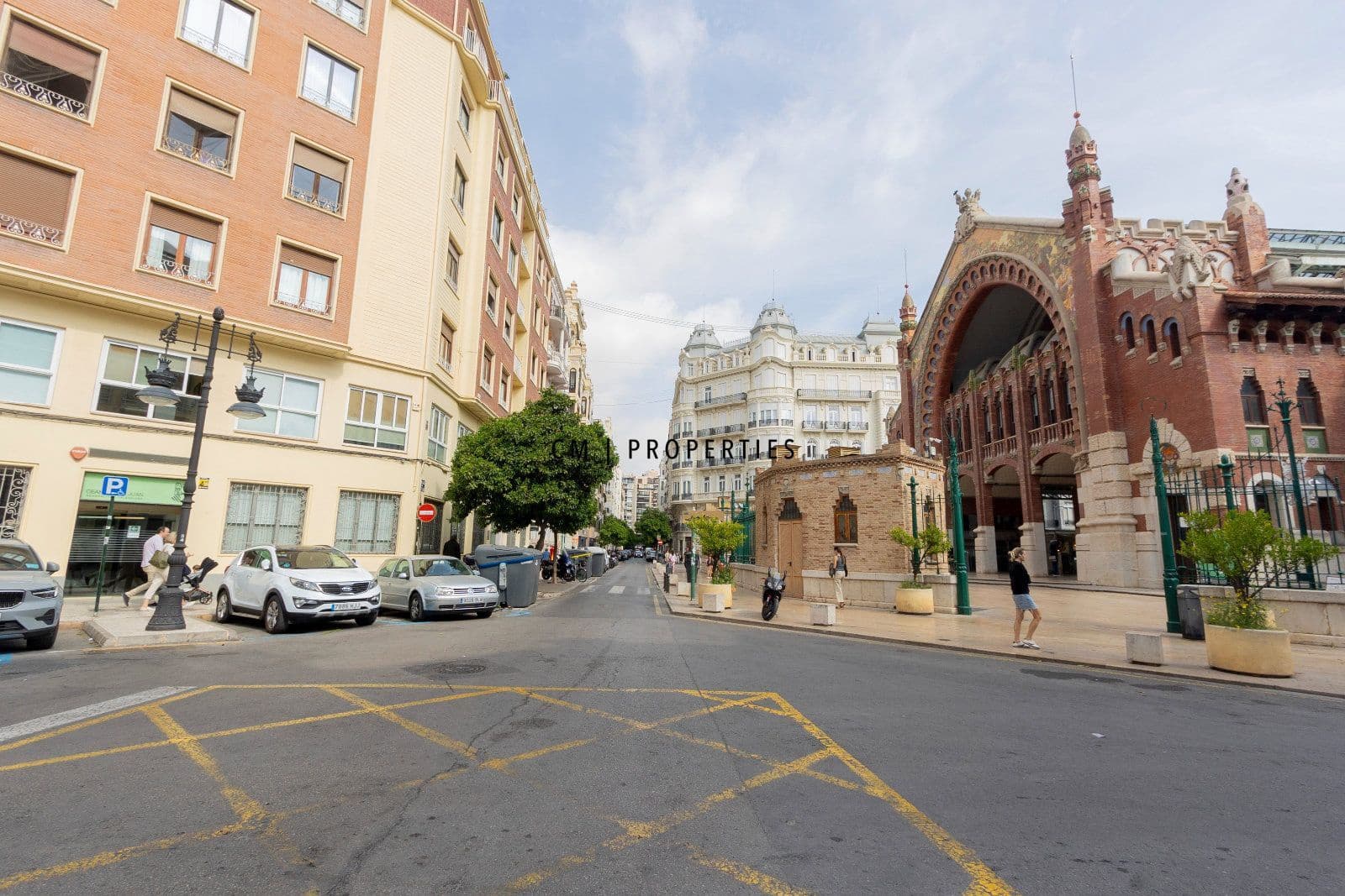 2 bedroom Flat for rent in Valencia city with garage - € 2,000 (Ref: 9807098)