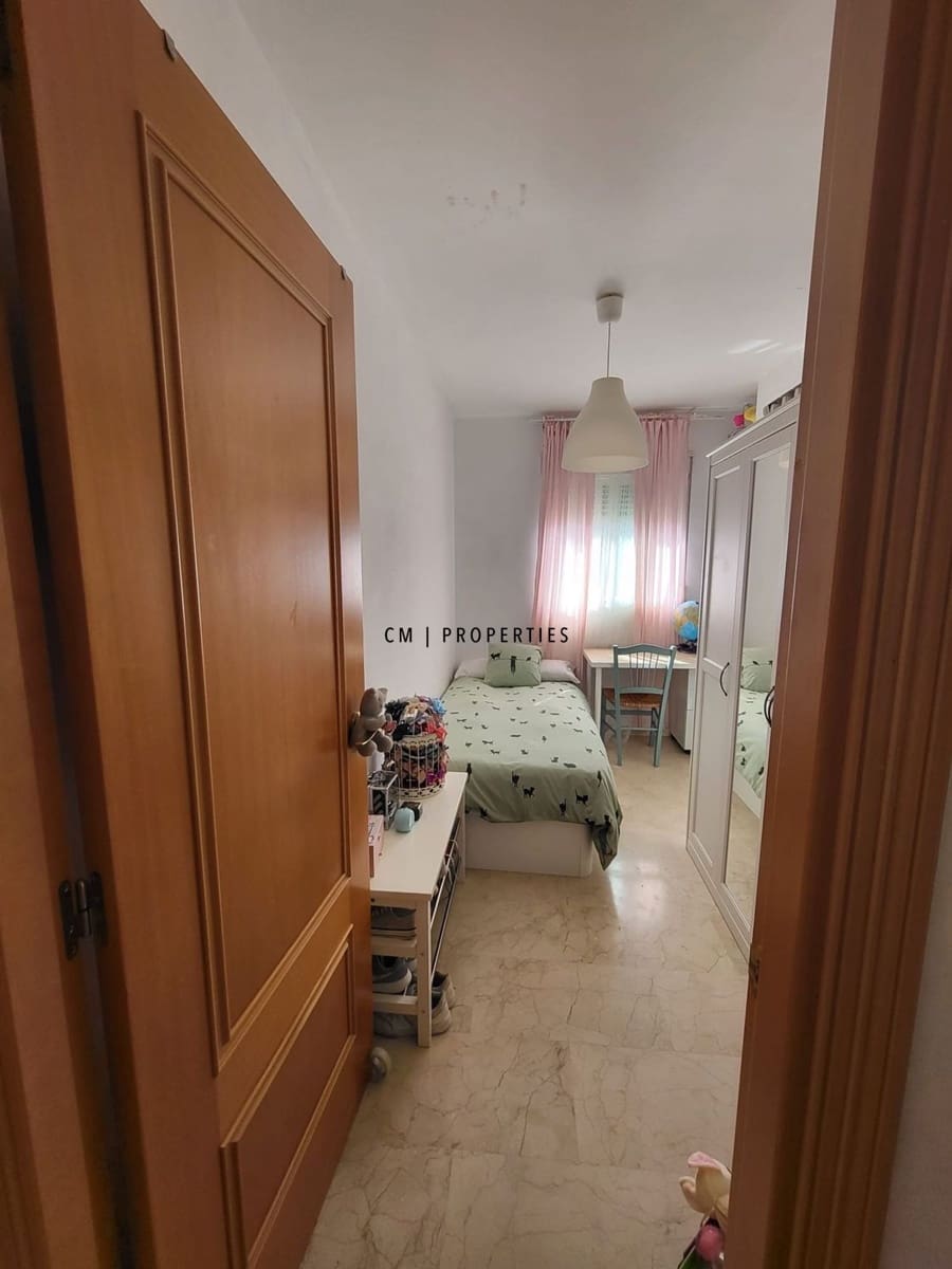 Penthouse de 3 chambres à louer à Paterna avec garage - 1 200 € (Ref: 9807099)