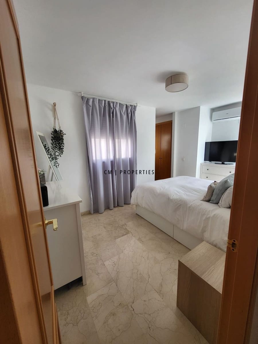 Penthouse de 3 chambres à louer à Paterna avec garage - 1 200 € (Ref: 9807099)