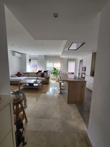 3 bedroom Penthouse for rent in Paterna with garage - € 1,200 (Ref: 9807099)