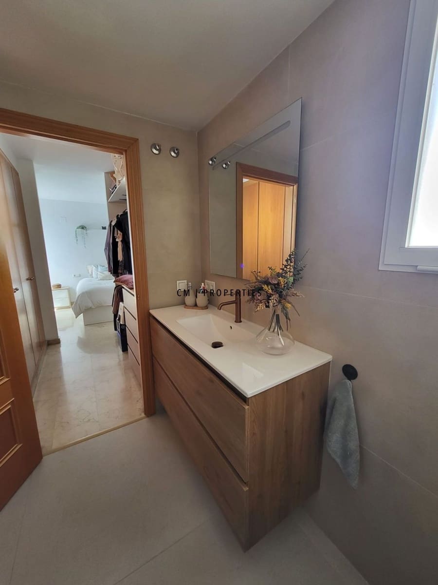 Penthouse de 3 chambres à louer à Paterna avec garage - 1 200 € (Ref: 9807099)