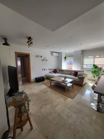 3 bedroom Penthouse for rent in Paterna with garage - € 1,200 (Ref: 9807099)