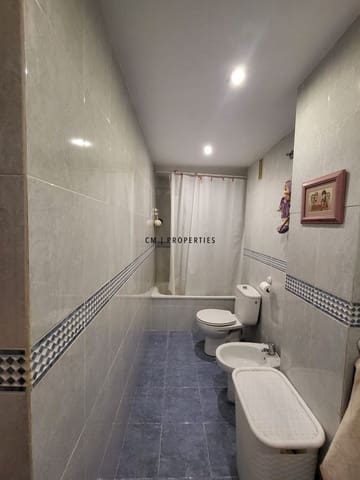 3 bedroom Penthouse for rent in Paterna with garage - € 1,200 (Ref: 9807099)