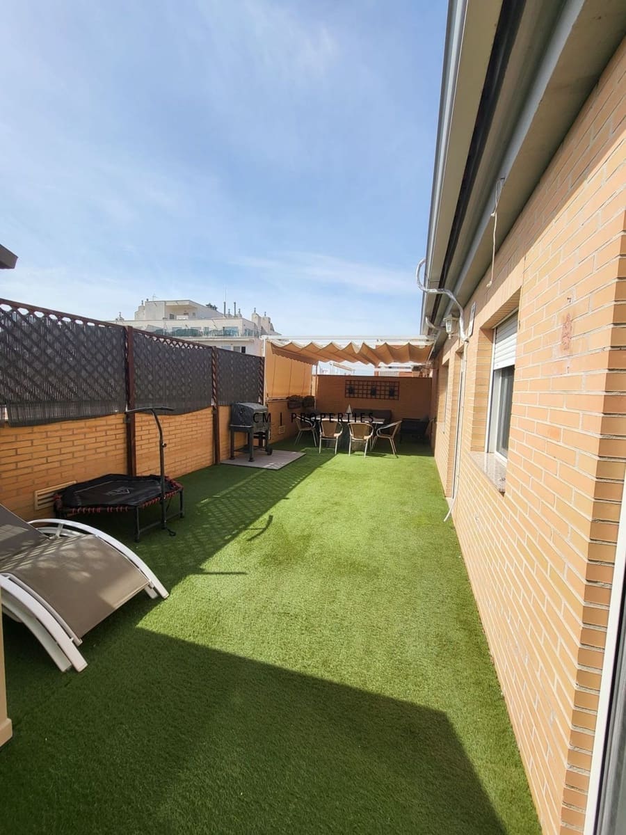 Penthouse de 3 chambres à louer à Paterna avec garage - 1 200 € (Ref: 9807099)