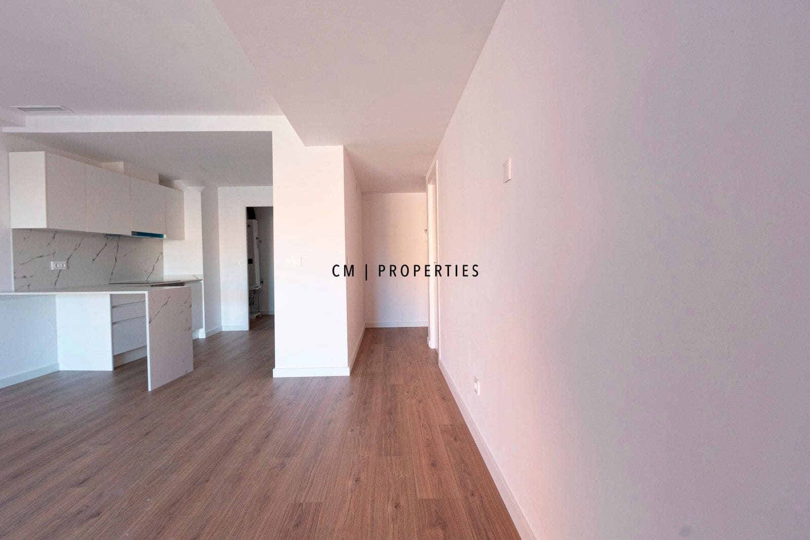 3 bedroom Flat for rent in Valencia city with pool garage - € 1,800 (Ref: 9807100)