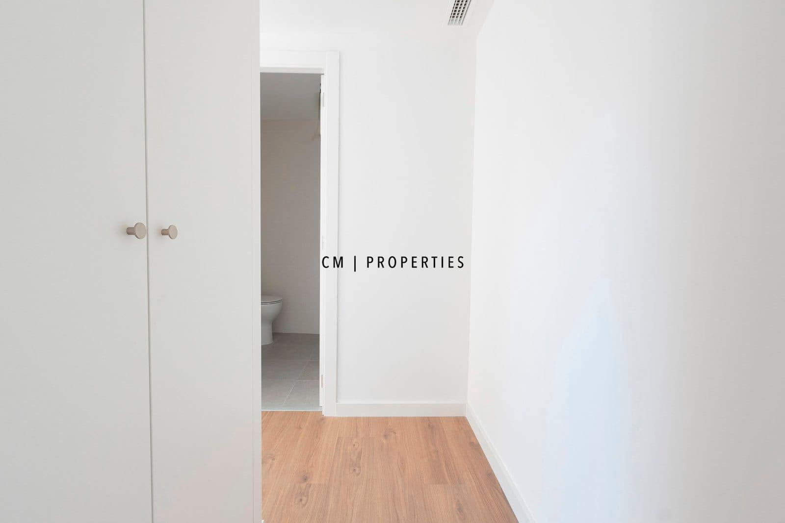 3 bedroom Flat for rent in Valencia city with pool garage - € 1,800 (Ref: 9807100)