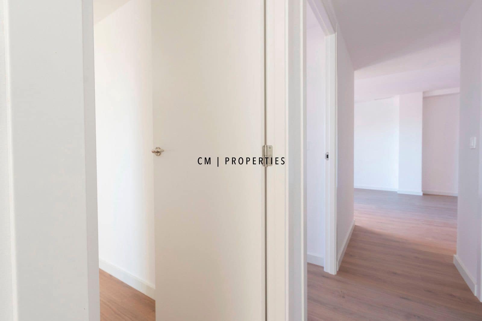 3 bedroom Flat for rent in Valencia city with pool garage - € 1,800 (Ref: 9807100)