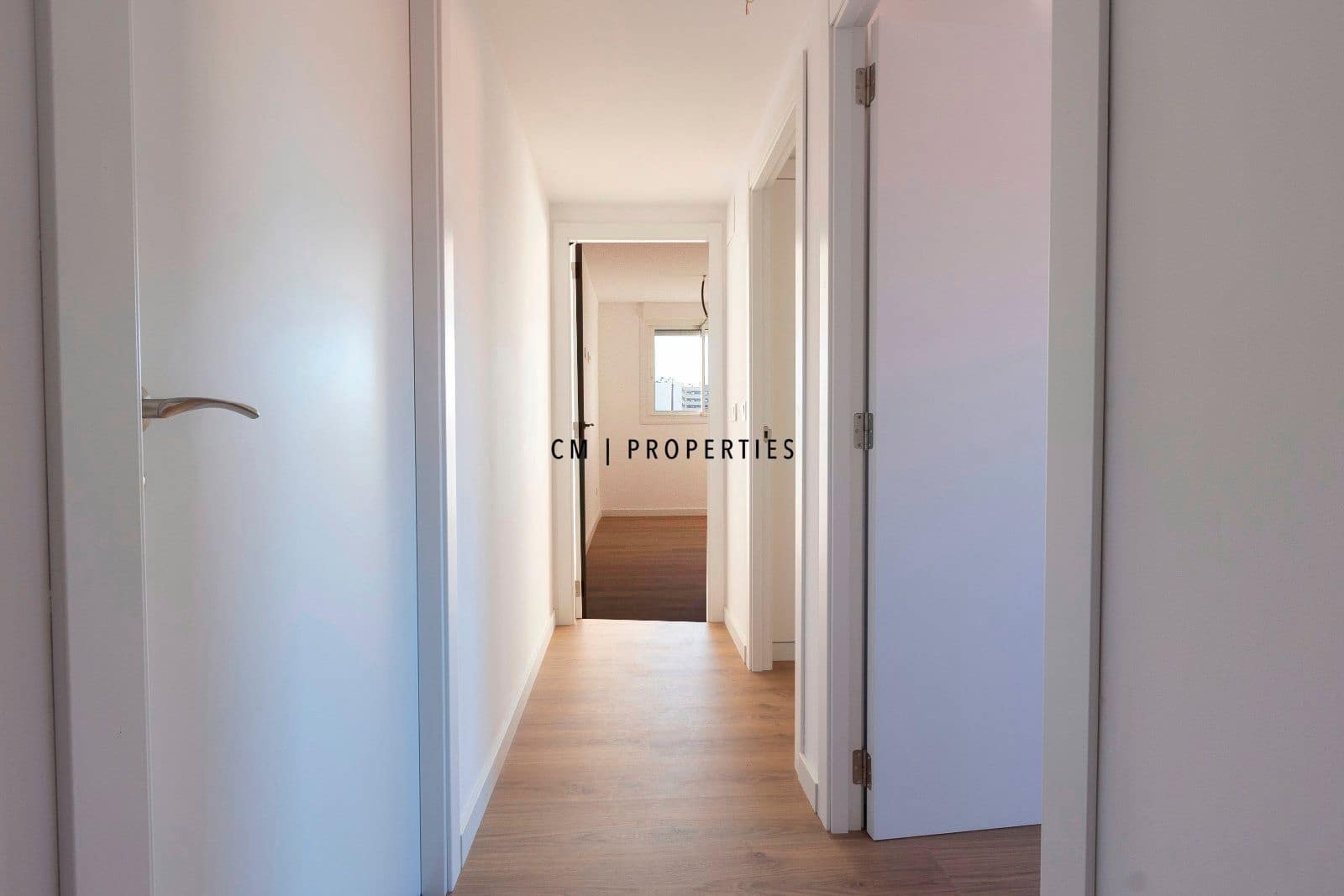 3 bedroom Flat for rent in Valencia city with pool garage - € 1,800 (Ref: 9807100)