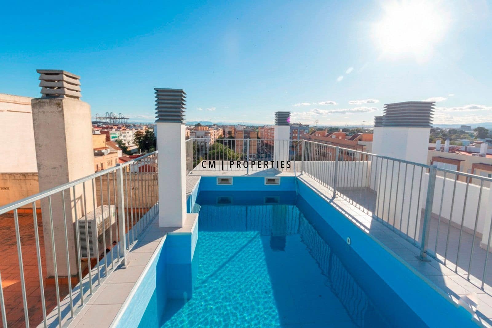 3 bedroom Flat for rent in Valencia city with pool garage - € 1,800 (Ref: 9807100)
