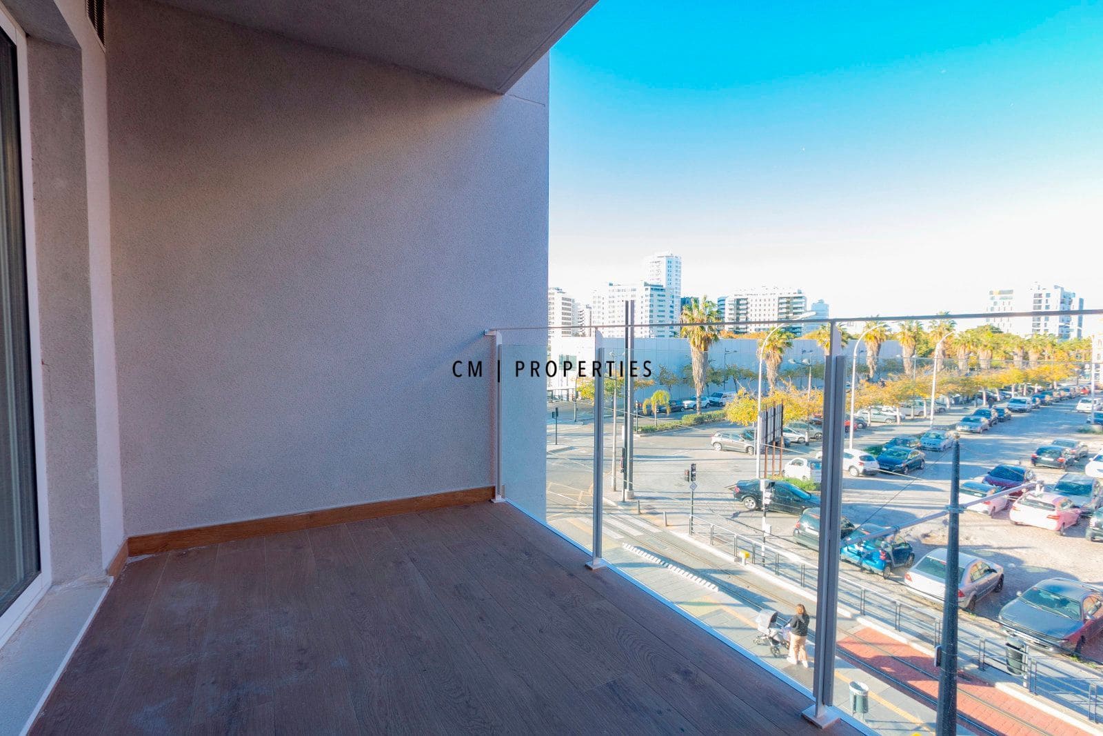 3 bedroom Flat for rent in Valencia city with pool garage - € 1,800 (Ref: 9807100)