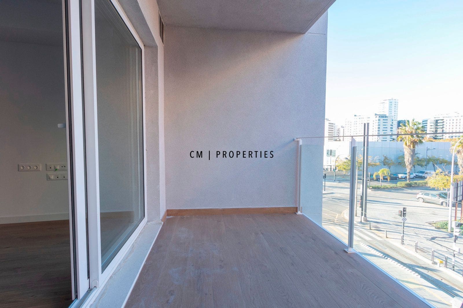 3 bedroom Flat for rent in Valencia city with pool garage - € 1,800 (Ref: 9807100)