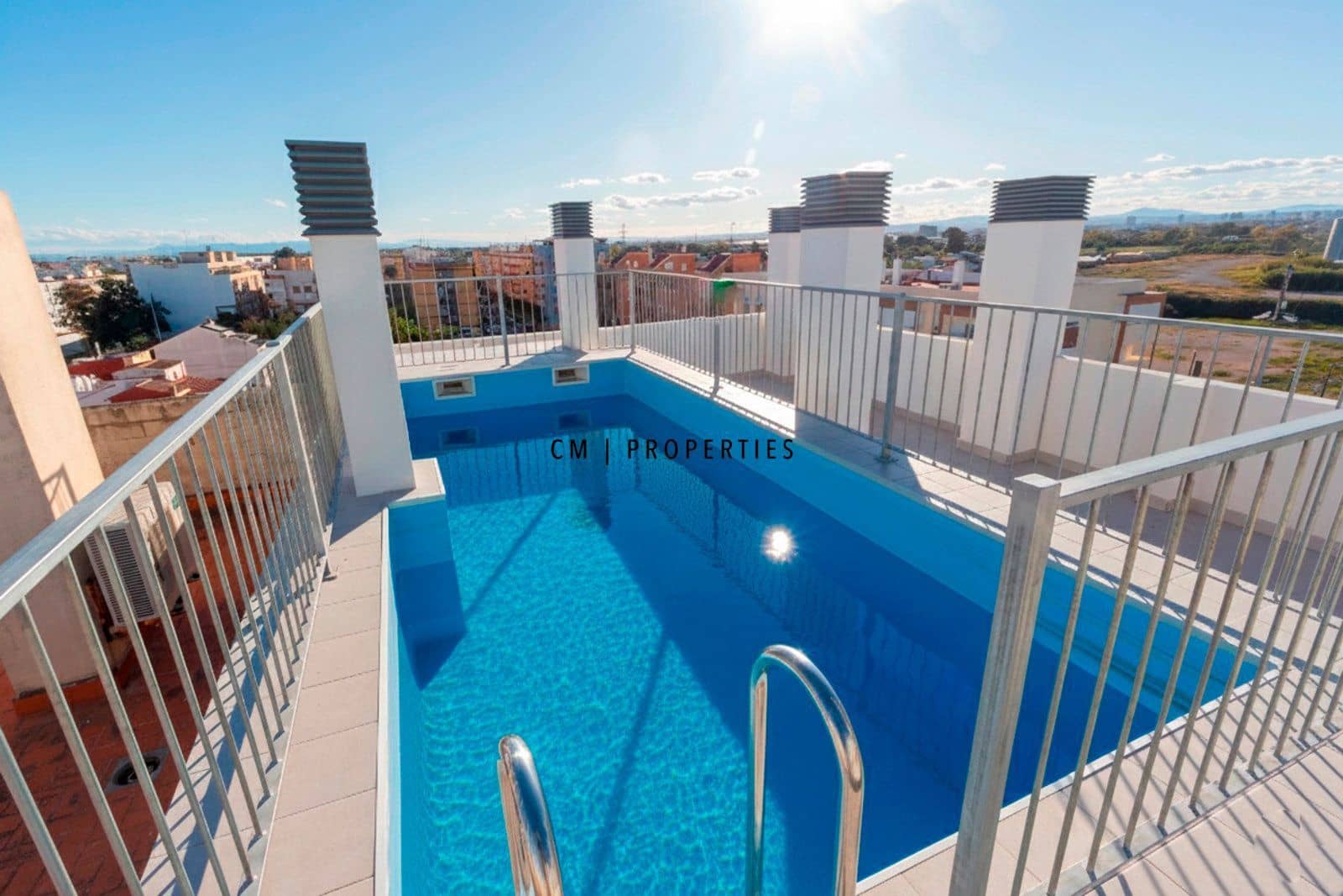 3 bedroom Flat for rent in Valencia city with pool garage - € 1,800 (Ref: 9807100)