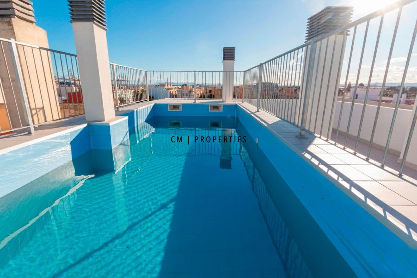 3 bedroom Flat for rent in Valencia city with pool garage - € 1,800 (Ref: 9807100)