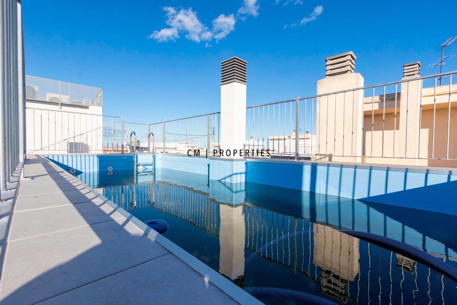 3 bedroom Flat for rent in Valencia city with pool garage - € 1,800 (Ref: 9807100)