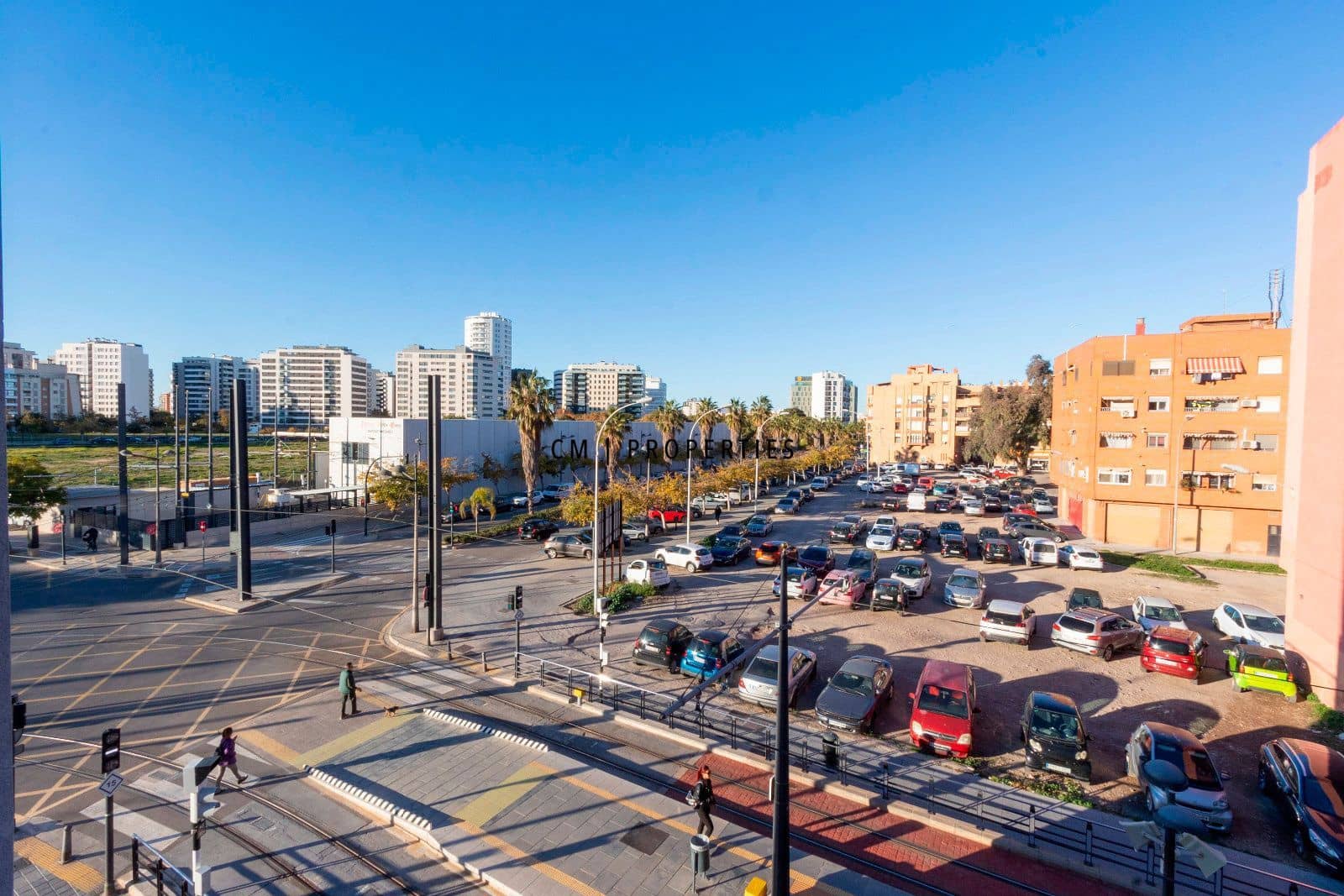 3 bedroom Flat for rent in Valencia city with pool garage - € 1,800 (Ref: 9807100)