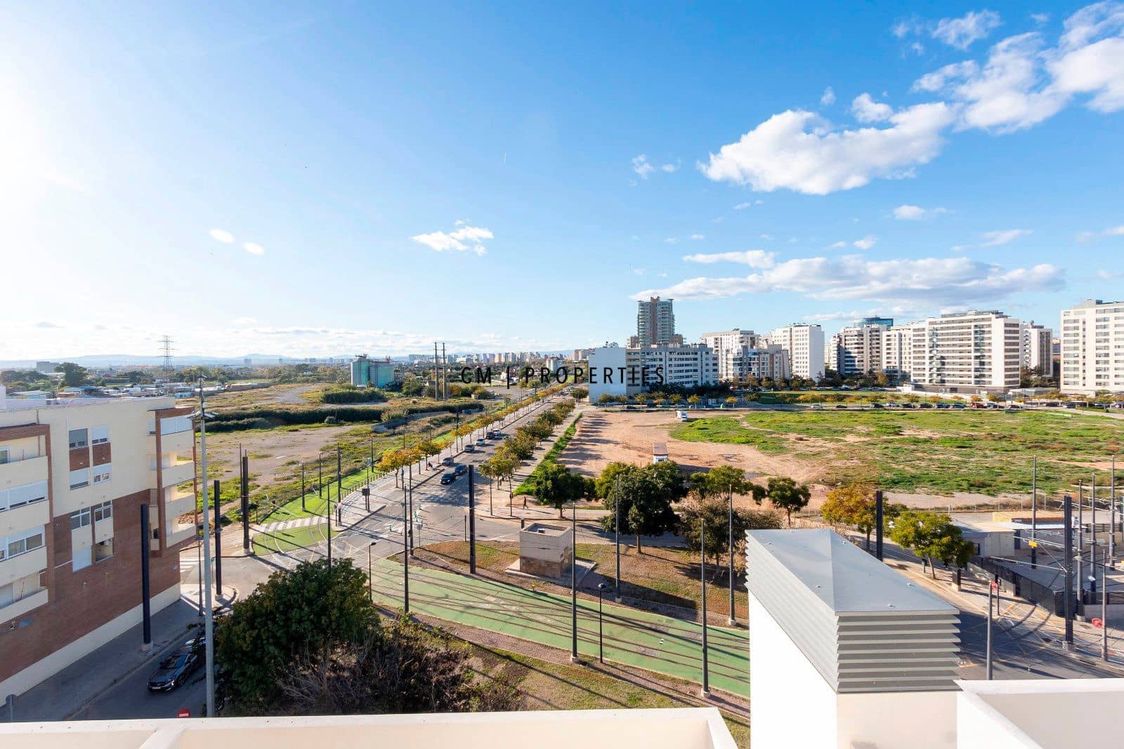 3 bedroom Flat for rent in Valencia city with pool garage - € 1,800 (Ref: 9807100)