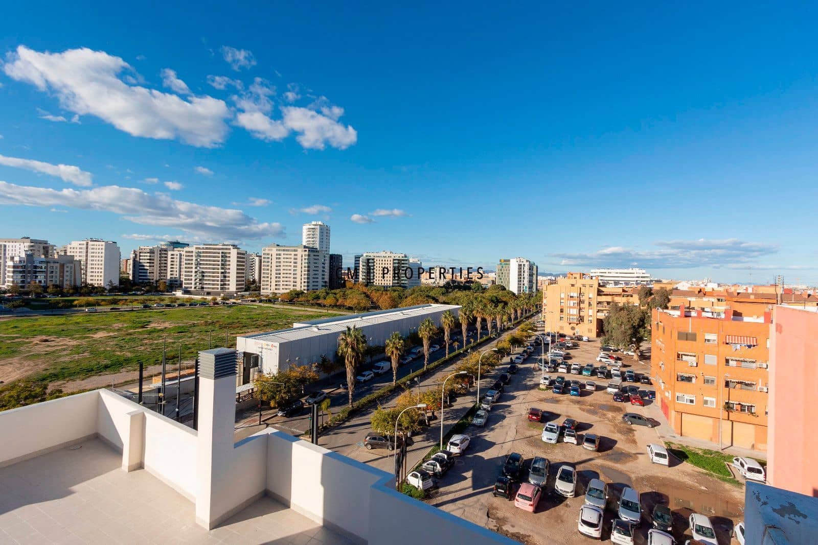 3 bedroom Flat for rent in Valencia city with pool garage - € 1,800 (Ref: 9807100)