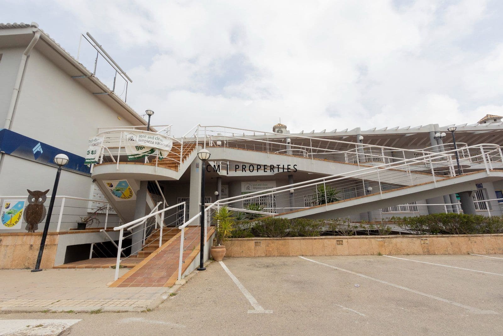 2 bedroom Flat for sale in Denia - € 185,000 (Ref: 9807101)