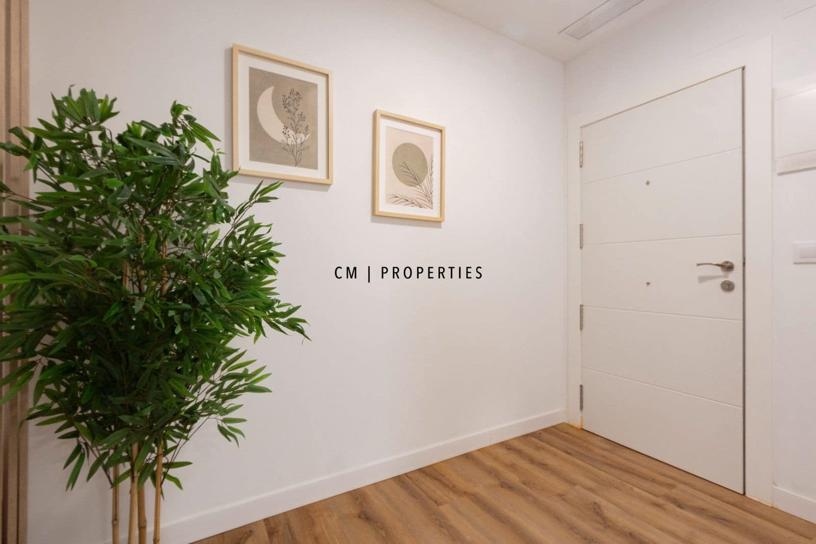 2 bedroom Flat for sale in Denia - € 185,000 (Ref: 9807101)