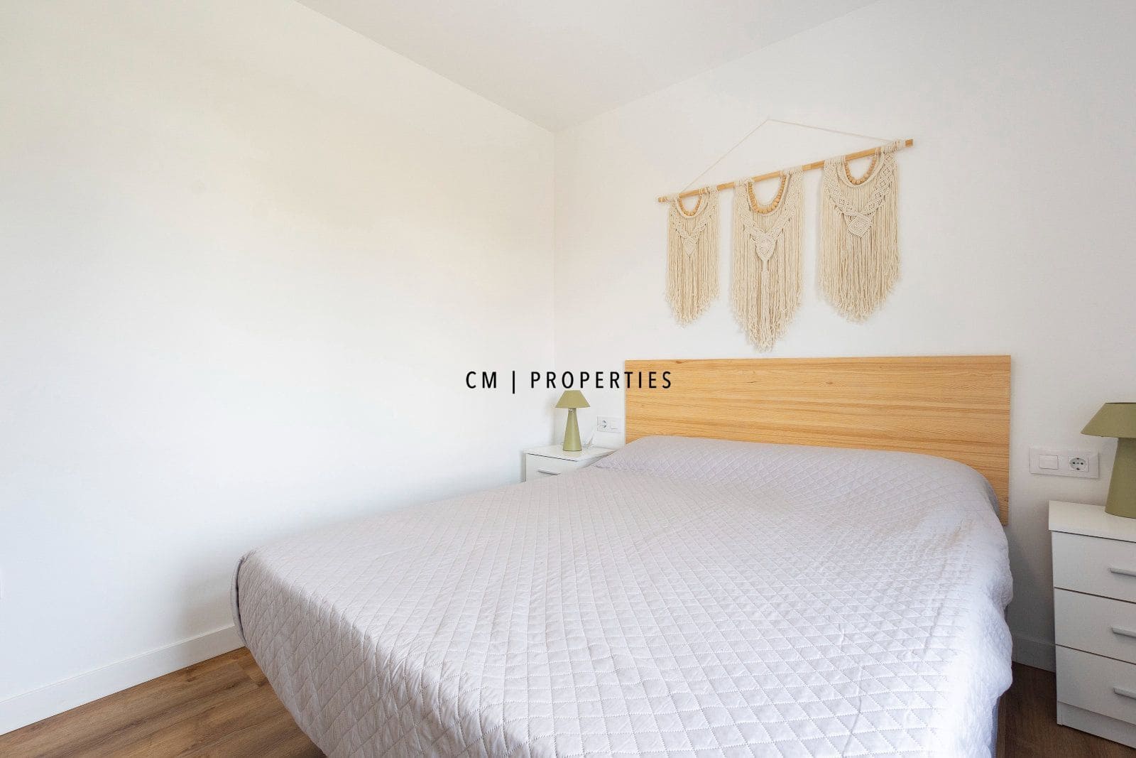 2 bedroom Flat for sale in Denia - € 185,000 (Ref: 9807101)