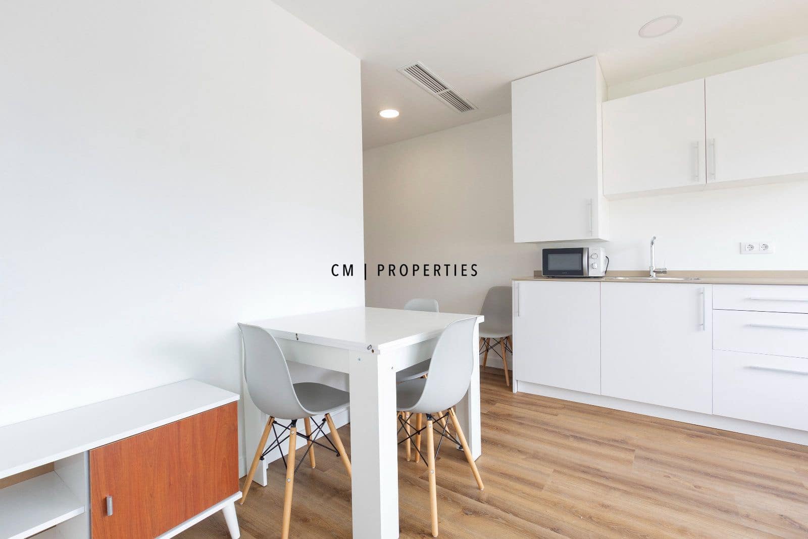 2 bedroom Flat for sale in Denia - € 185,000 (Ref: 9807101)