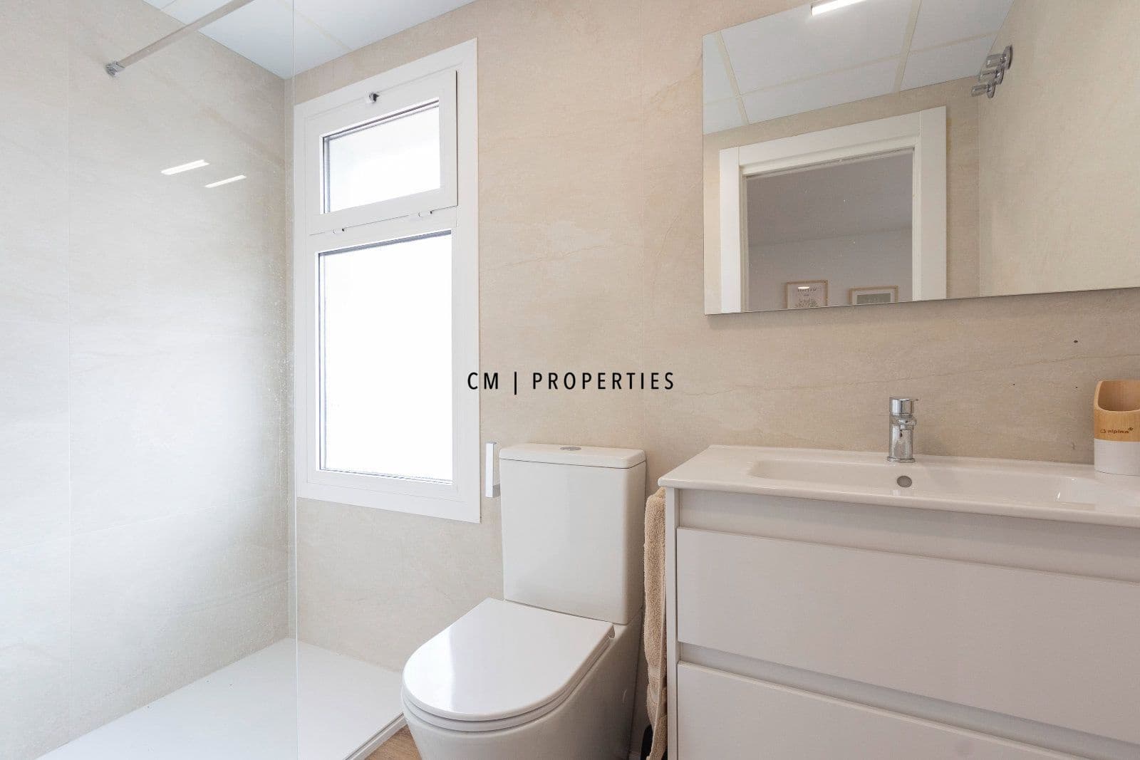 2 bedroom Flat for sale in Denia - € 185,000 (Ref: 9807426)