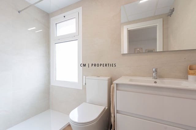 2 bedroom Flat for sale in Dénia - € 185,000 (Ref: 9807426)