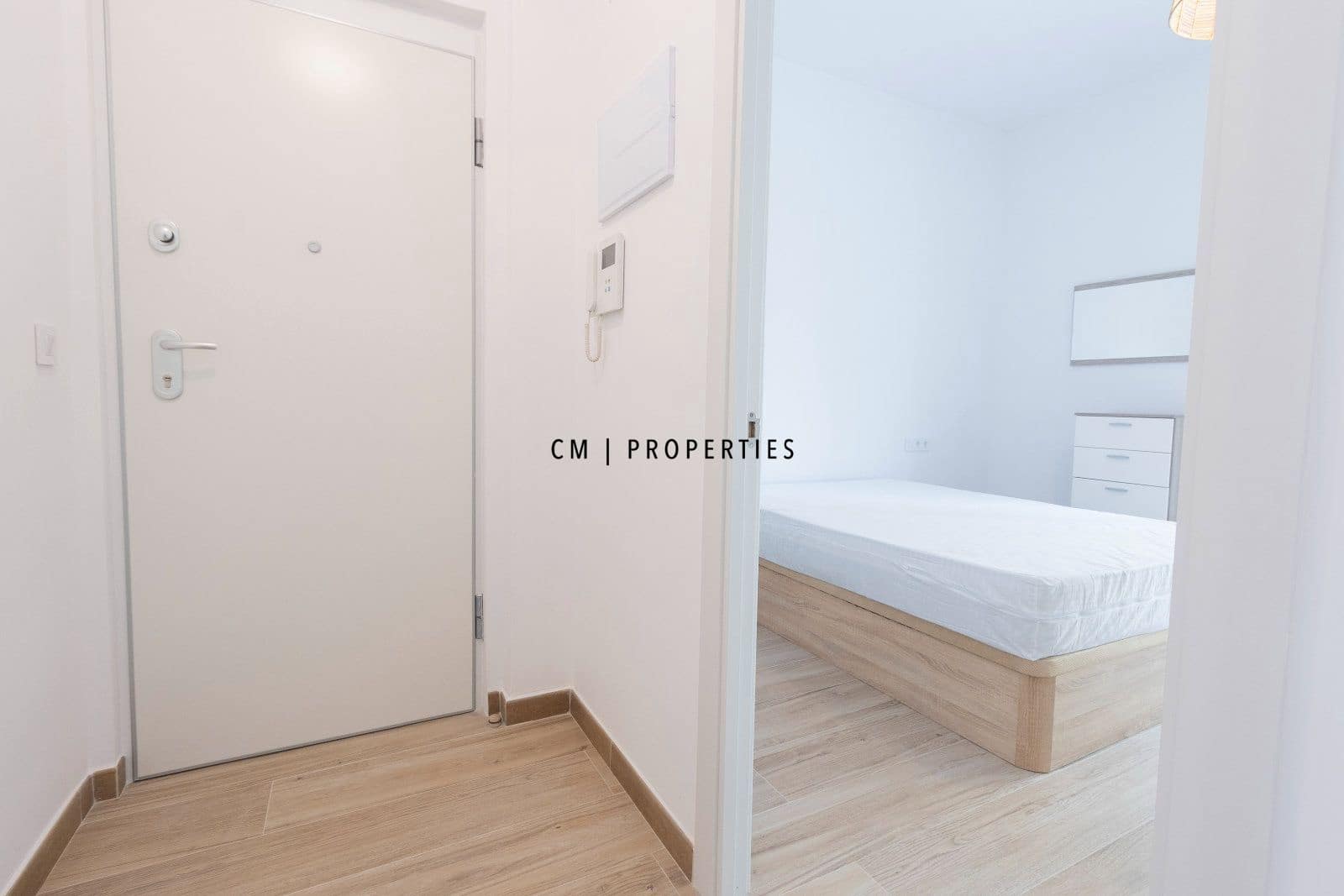 3 slaapkamer Flat te huur in Valencia stad - € 1.600 (Ref: 9808567)