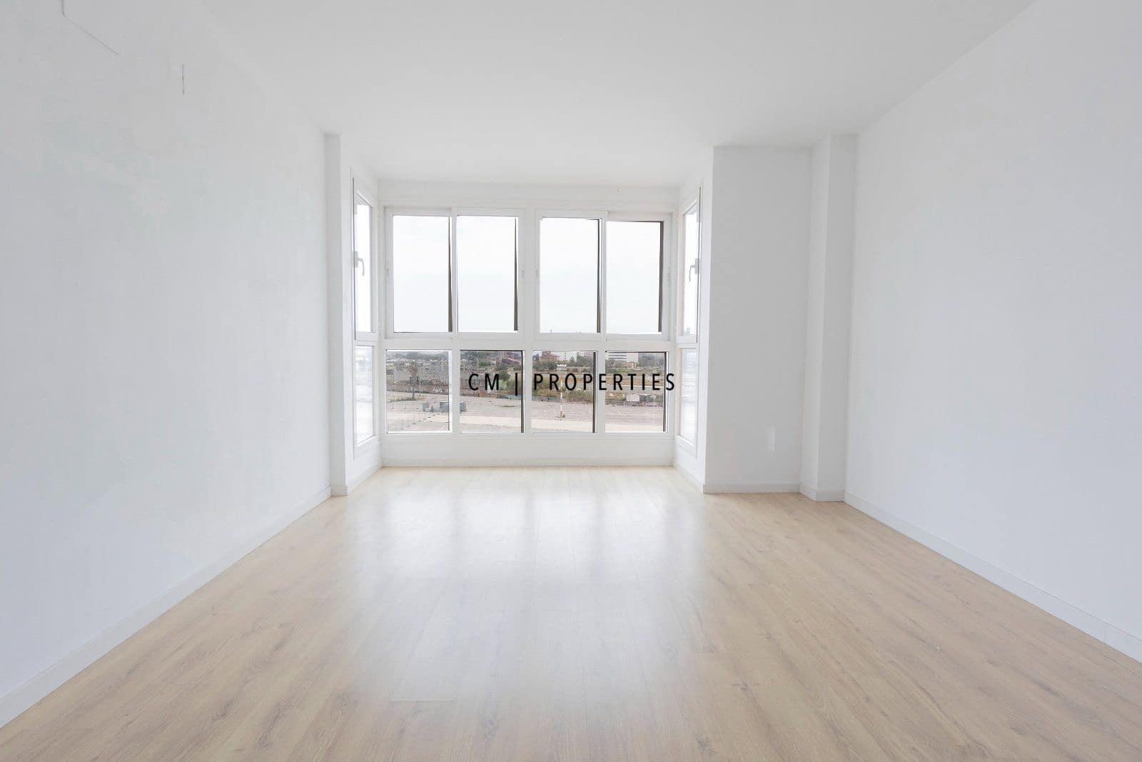 3 soverom Leilighet til leie i Valencia by med garasje - € 1 500 (Ref: 9808568)