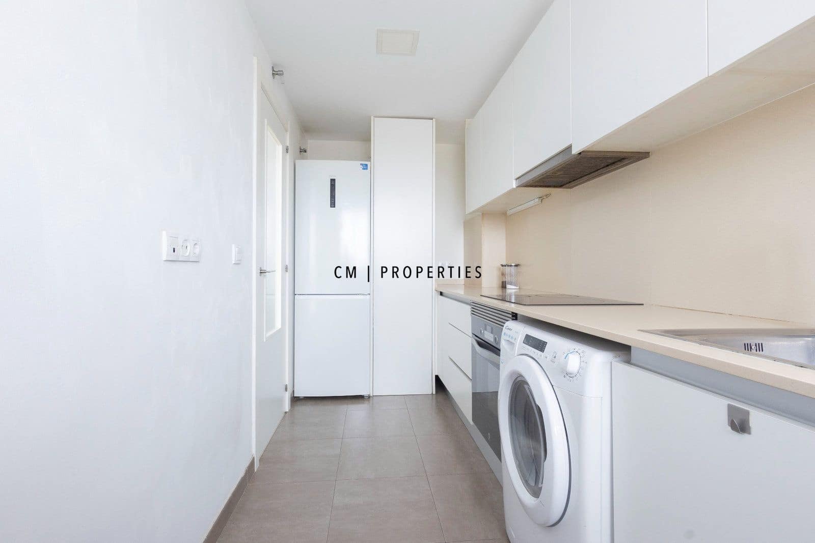 3 soverom Leilighet til leie i Valencia by med garasje - € 1 500 (Ref: 9808568)