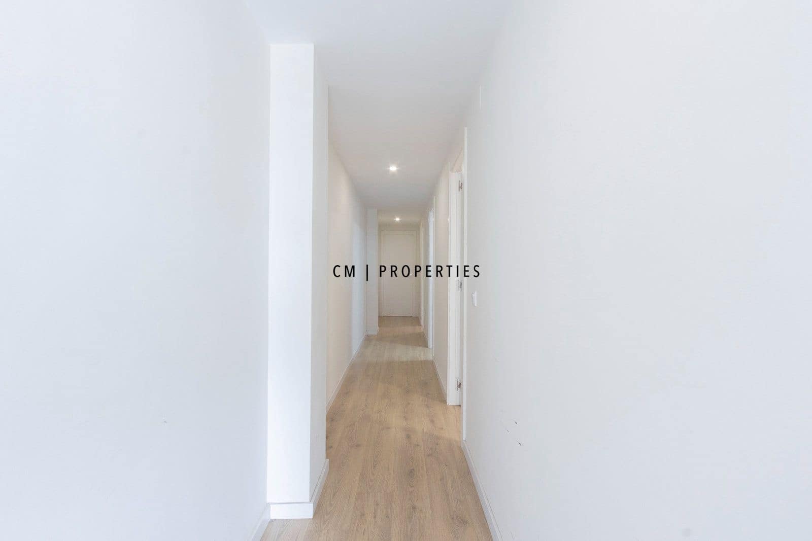 3 soverom Leilighet til leie i Valencia by med garasje - € 1 500 (Ref: 9808568)