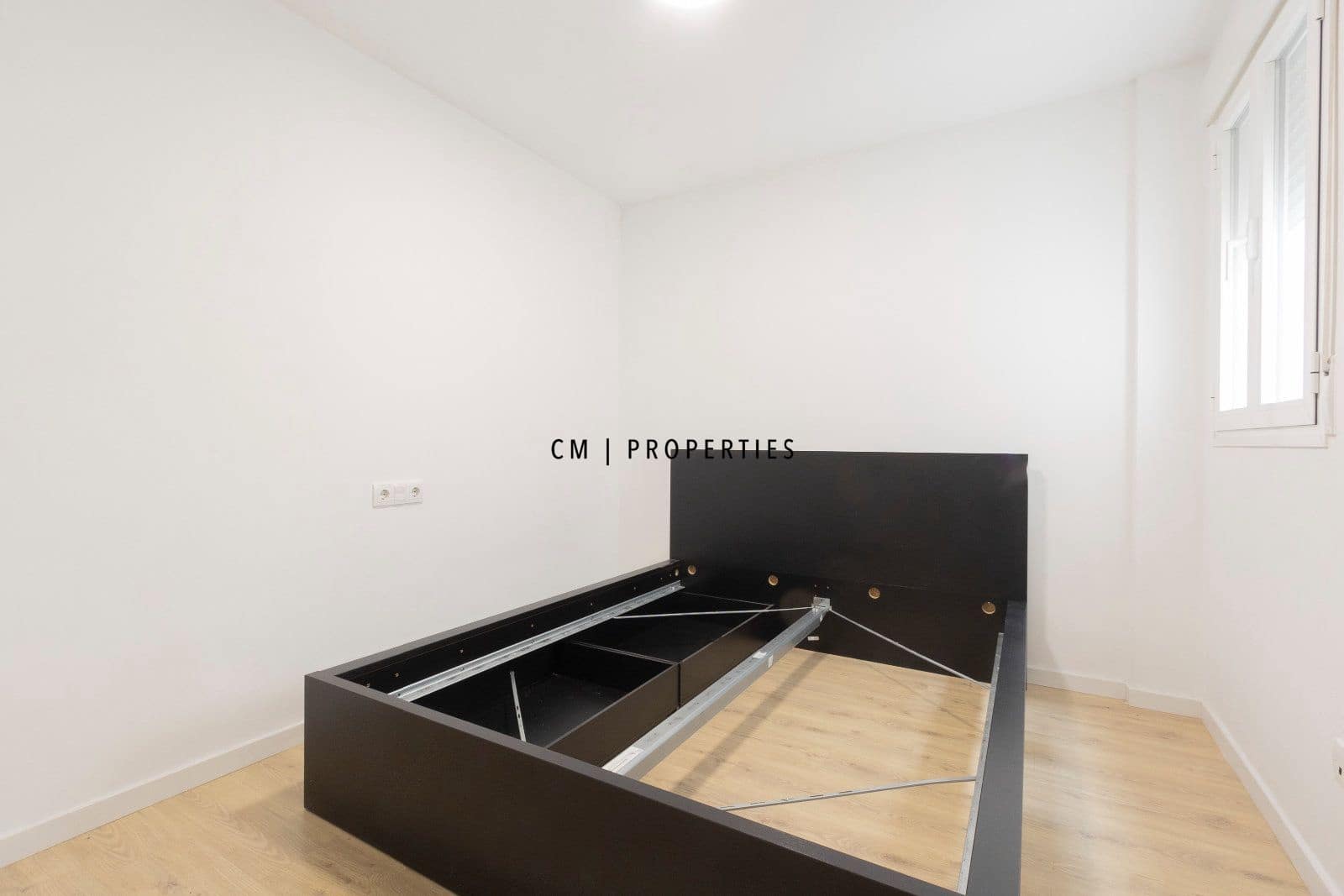 3 soverom Leilighet til leie i Valencia by med garasje - € 1 500 (Ref: 9808568)