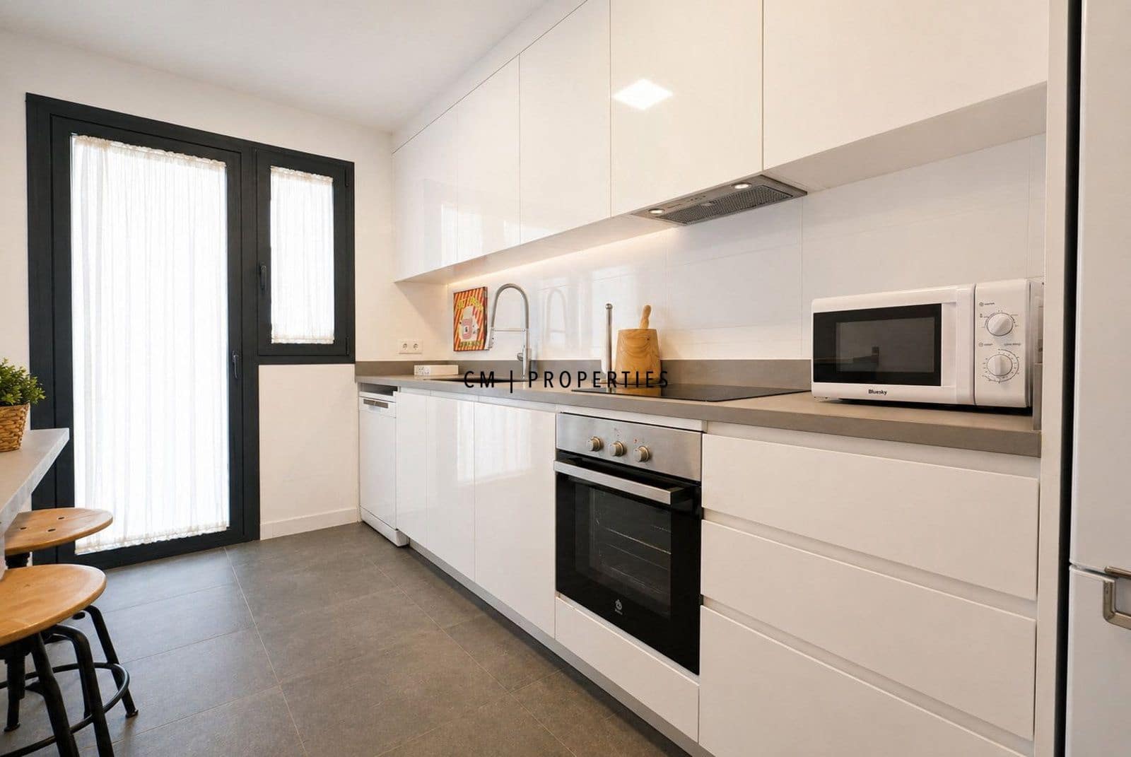 2 sypialnia Mieszkanie do wynajęcia w Miasto Walencja z garażem - 1 700 € (Ref: 9809800)