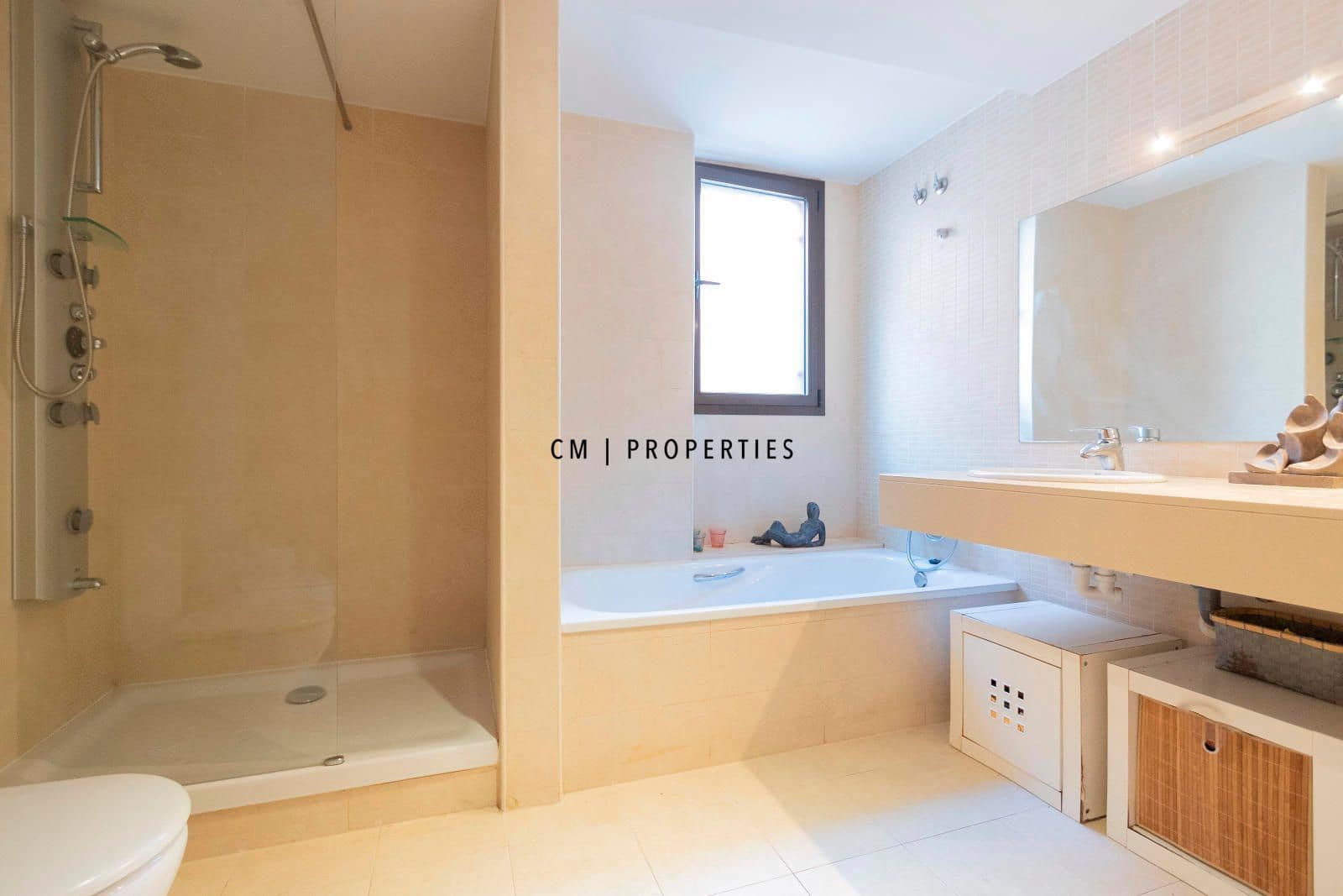 Casa de 5 habitaciones en Bétera en alquiler con piscina garaje - 3.000 € (Ref: 9816380)
