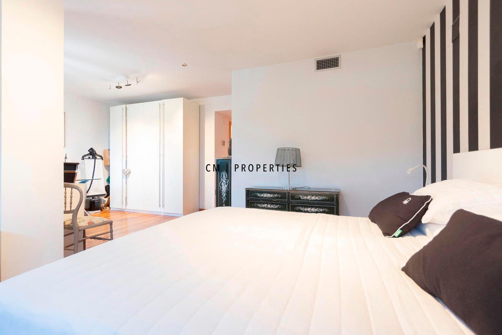 Casa de 5 habitaciones en Bétera en alquiler con piscina garaje - 3.000 € (Ref: 9816380)