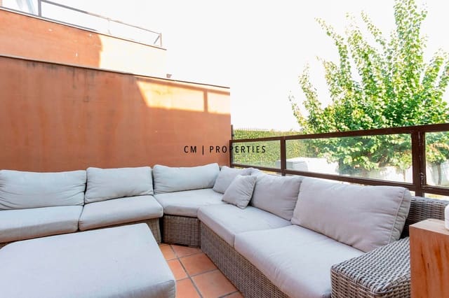 Casa de 5 habitaciones en Bétera en alquiler con piscina garaje - 3.000 € (Ref: 9816380)