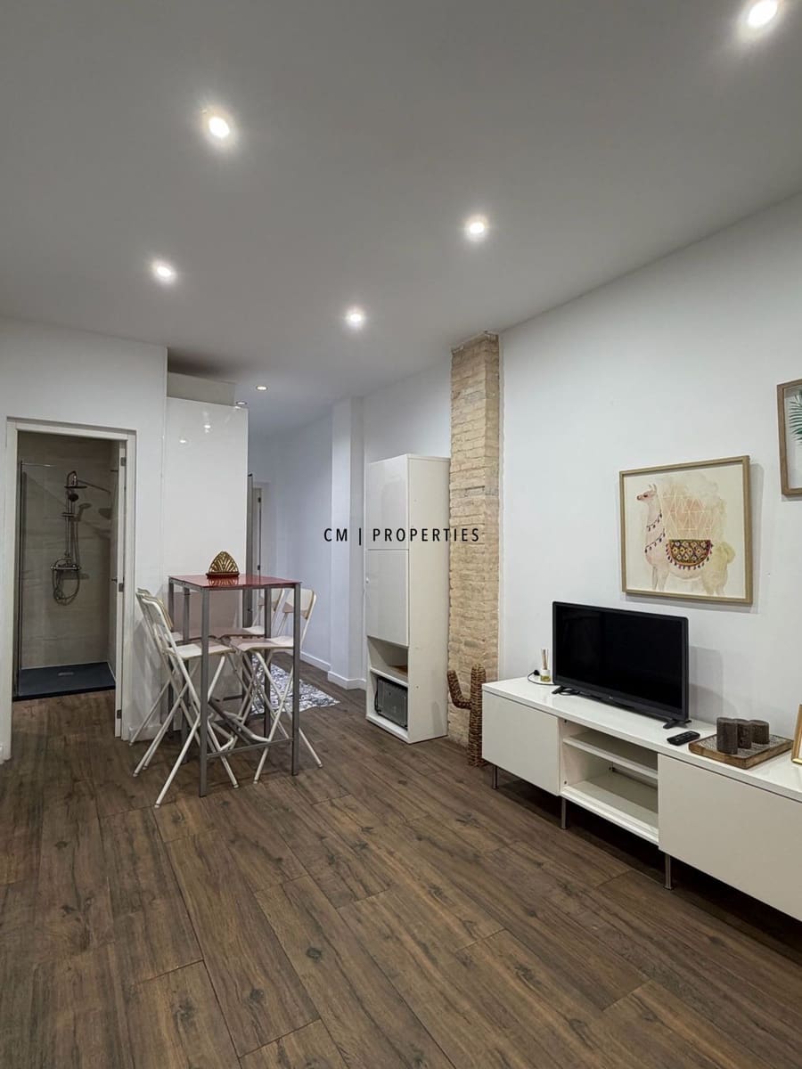2 makuuhuone Asunto vuokrattavana paikassa Valencia kaupunki - 1 400 € (Ref: 9816381)