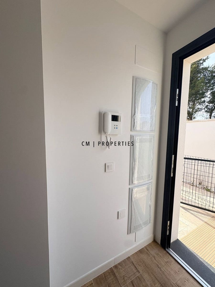 2 bedroom Villa for rent in Serra with pool garage - € 1,250 (Ref: 9821110)
