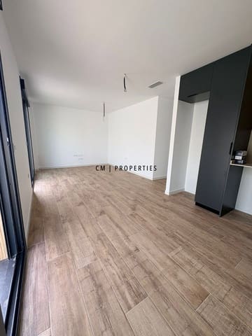 2 bedroom Villa for rent in Serra with pool garage - € 1,250 (Ref: 9821110)