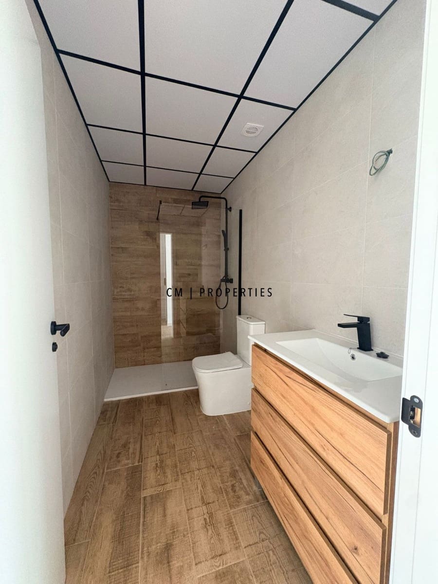 2 bedroom Villa for rent in Serra with pool garage - € 1,250 (Ref: 9821110)
