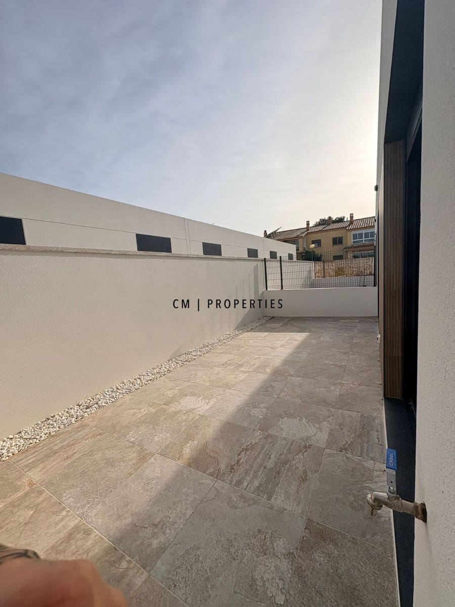 2 bedroom Villa for rent in Serra with pool garage - € 1,250 (Ref: 9821110)