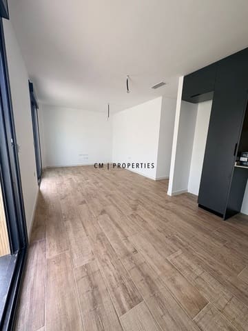 2 bedroom Villa for rent in Serra with pool garage - € 1,250 (Ref: 9821110)