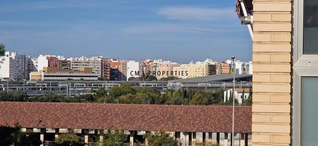3 quarto Apartamento para arrendar em Valência cidade - 1 500 € (Ref: 9821478)