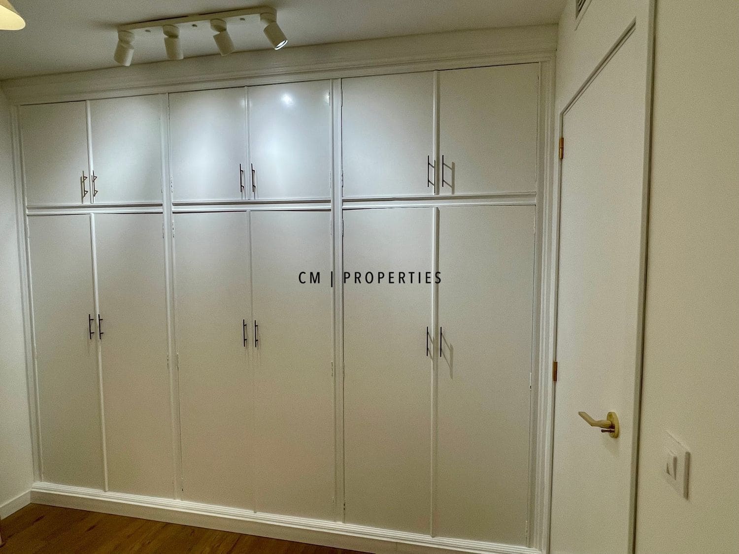 2 quarto Apartamento para arrendar em Valencia cidade com garagem - 2 000 € (Ref: 9821479)