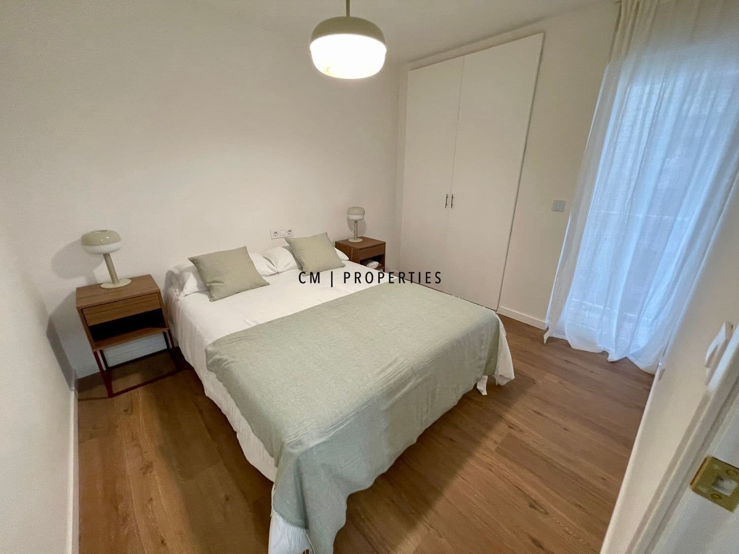 2 quarto Apartamento para arrendar em Valencia cidade com garagem - 2 000 € (Ref: 9821479)
