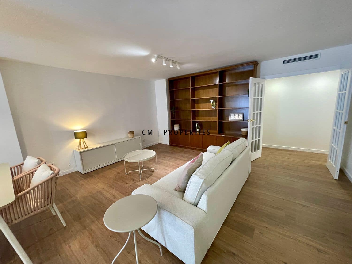 2 quarto Apartamento para arrendar em Valencia cidade com garagem - 2 000 € (Ref: 9821479)