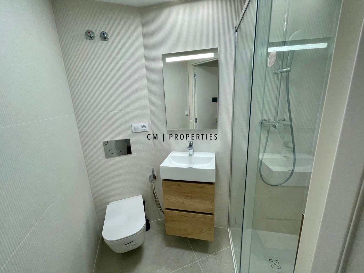 2 quarto Apartamento para arrendar em Valencia cidade com garagem - 2 000 € (Ref: 9821479)