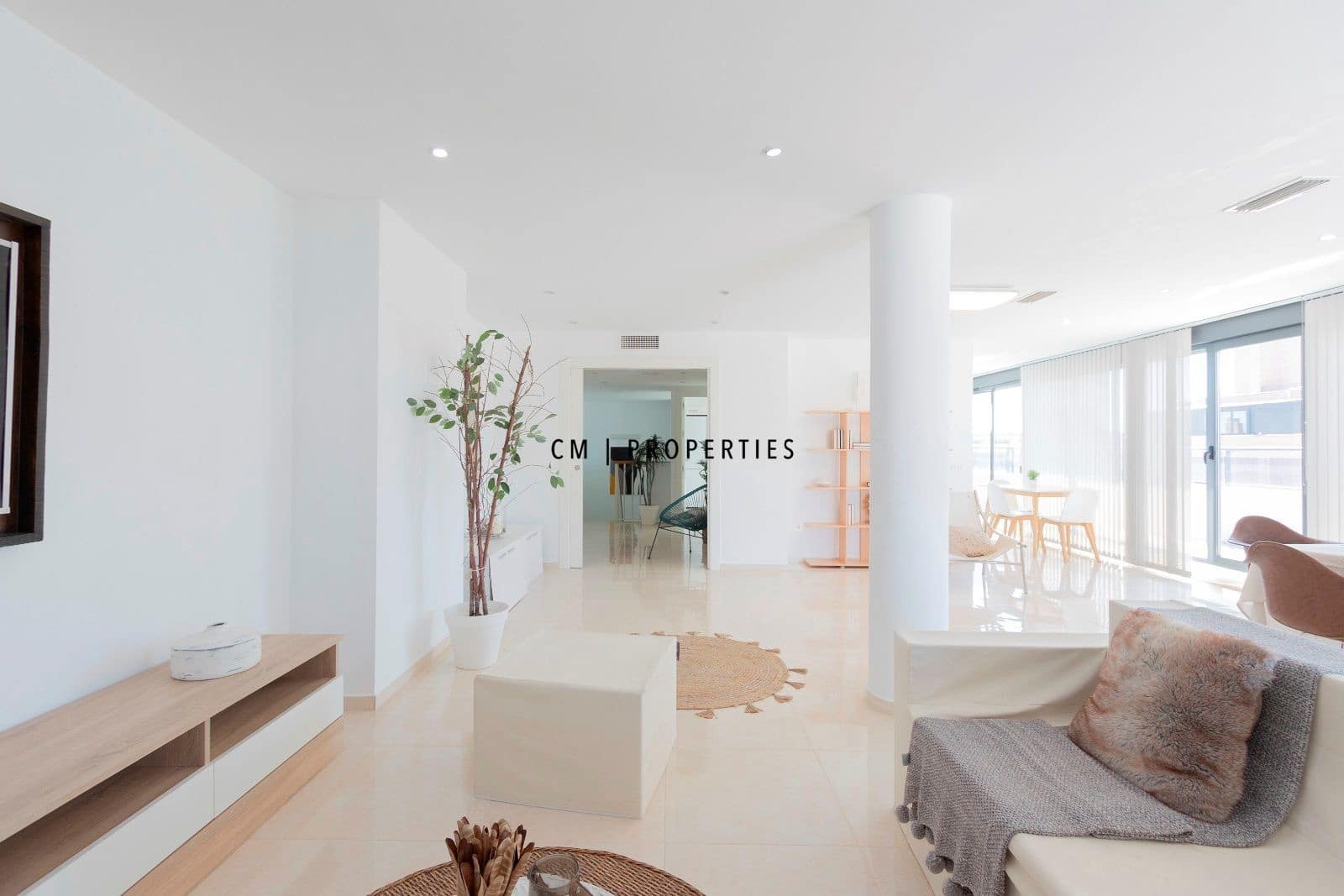 3 quarto Penthouse para arrendar em Valencia cidade com piscina garagem - 5 000 € (Ref: 9821583)