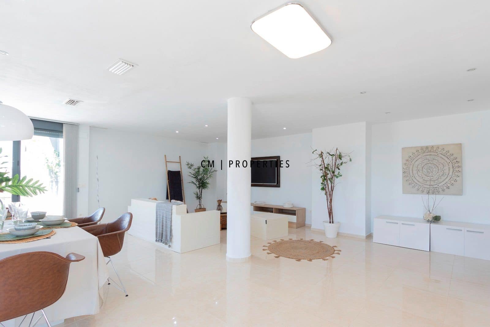 3 quarto Penthouse para arrendar em Valencia cidade com piscina garagem - 5 000 € (Ref: 9821583)